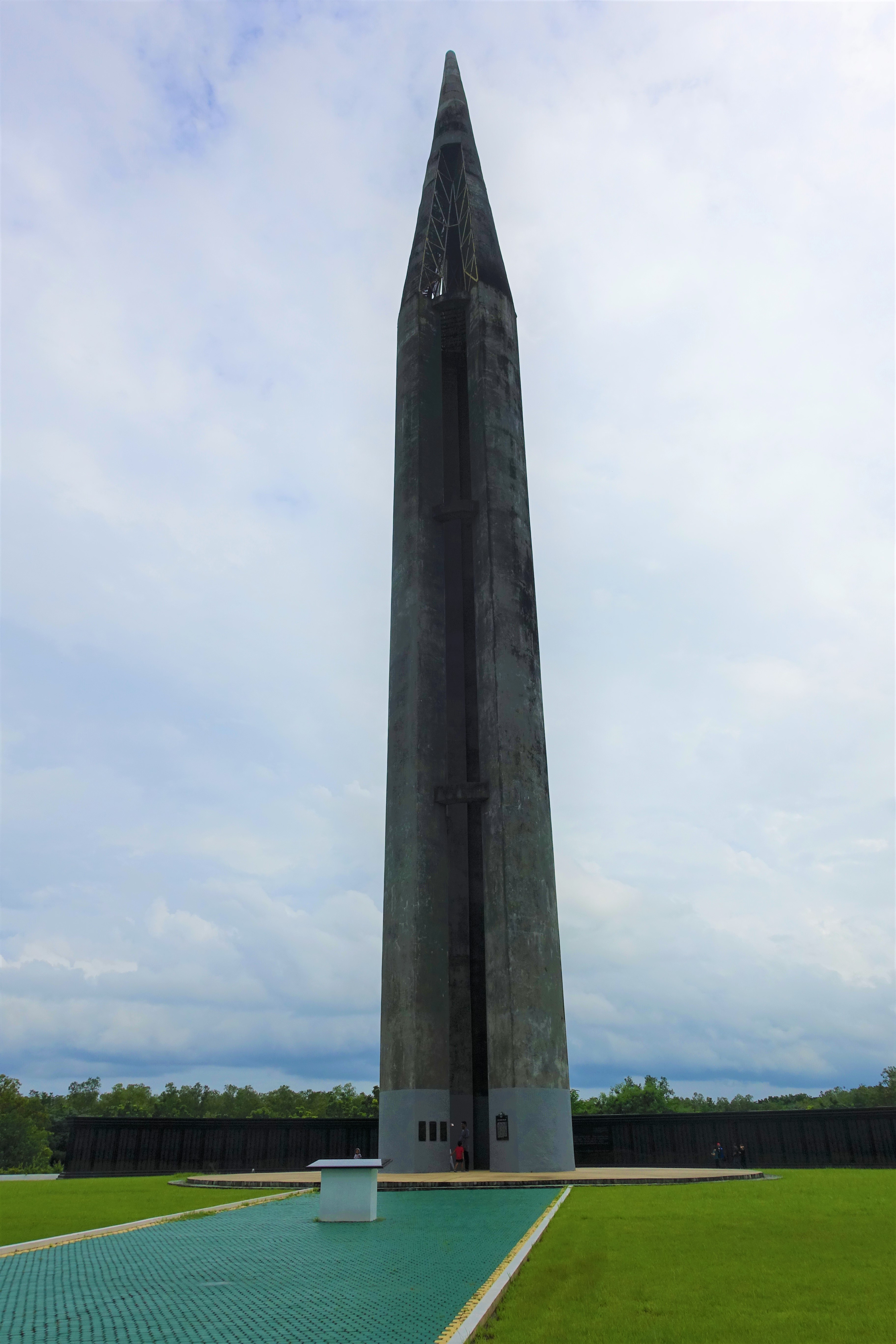 オベリスク　記念碑